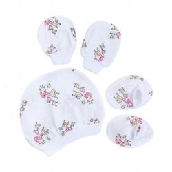 Shawn's Baby Infant Hat Glove and Sock Giraffe cartoon